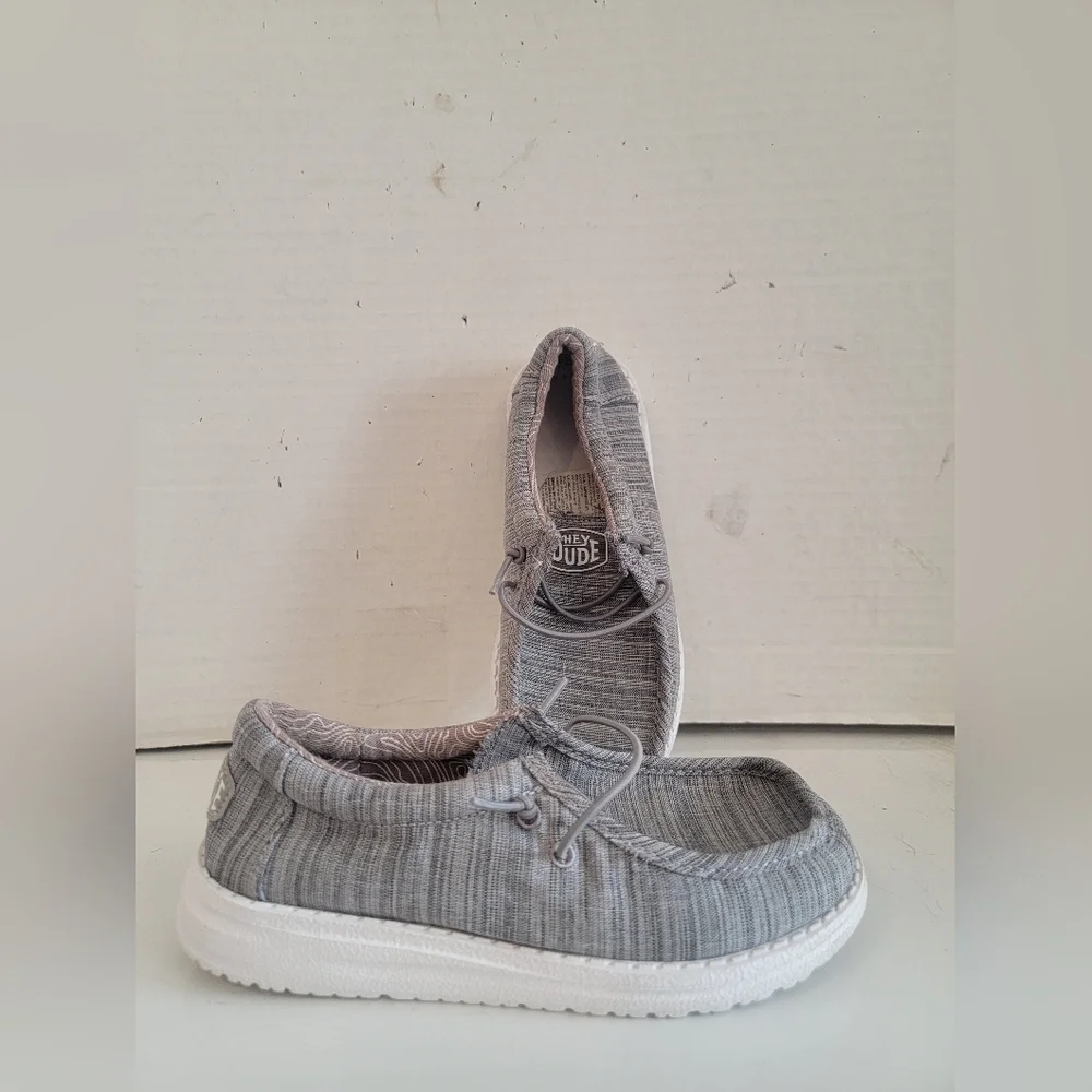 HEY DUDES WALLY YOUTH SLIP ON SHOES ( sz Y-1 or Wm - 2)‎